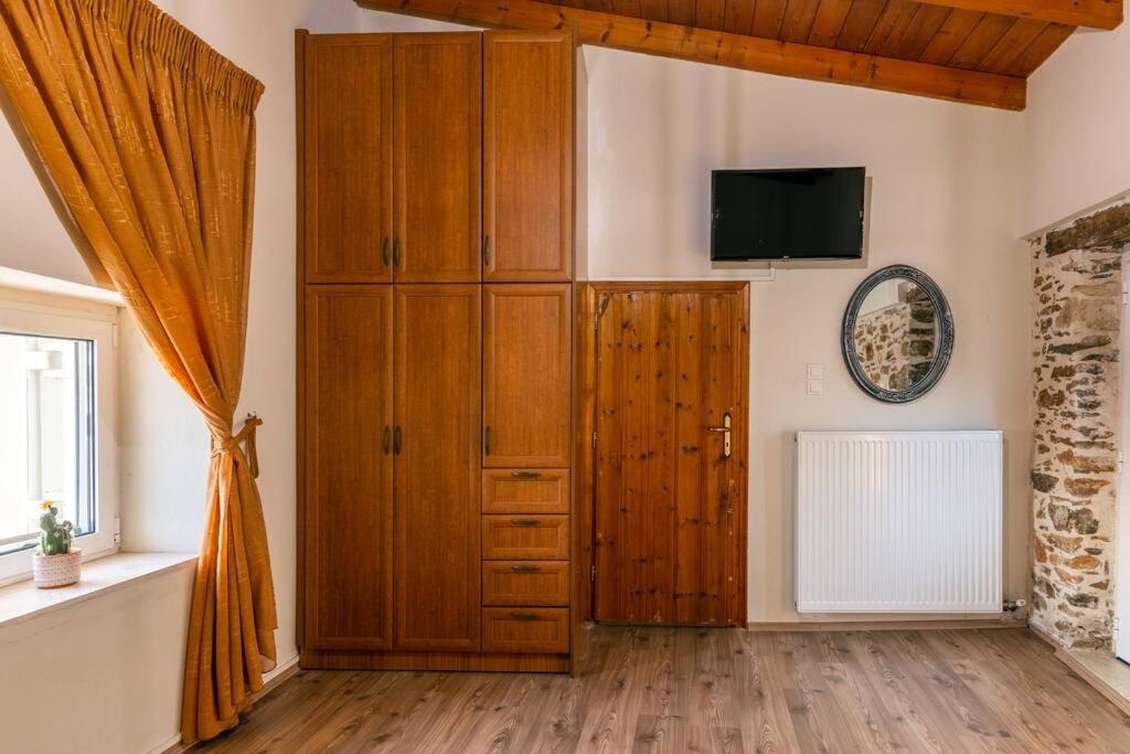 Traditional House With Private Pool Rethymno  Bagian luar foto