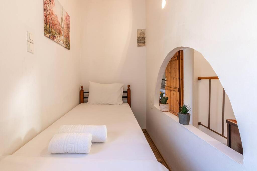 Traditional House With Private Pool Rethymno  Bagian luar foto