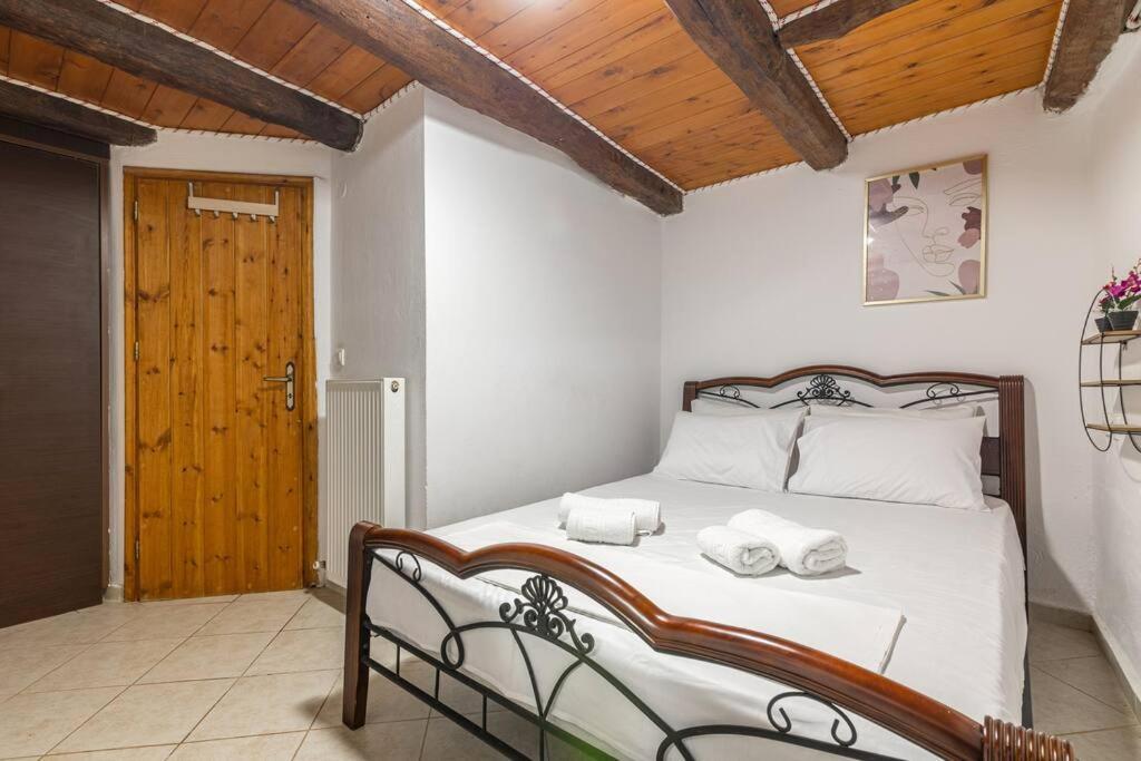Traditional House With Private Pool Rethymno  Bagian luar foto