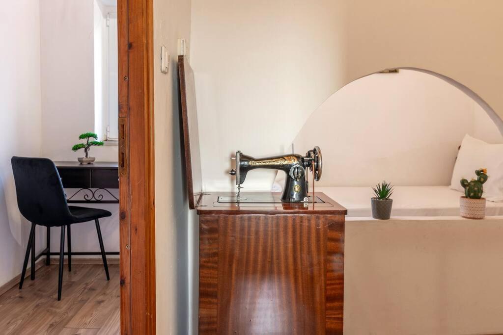 Traditional House With Private Pool Rethymno  Bagian luar foto