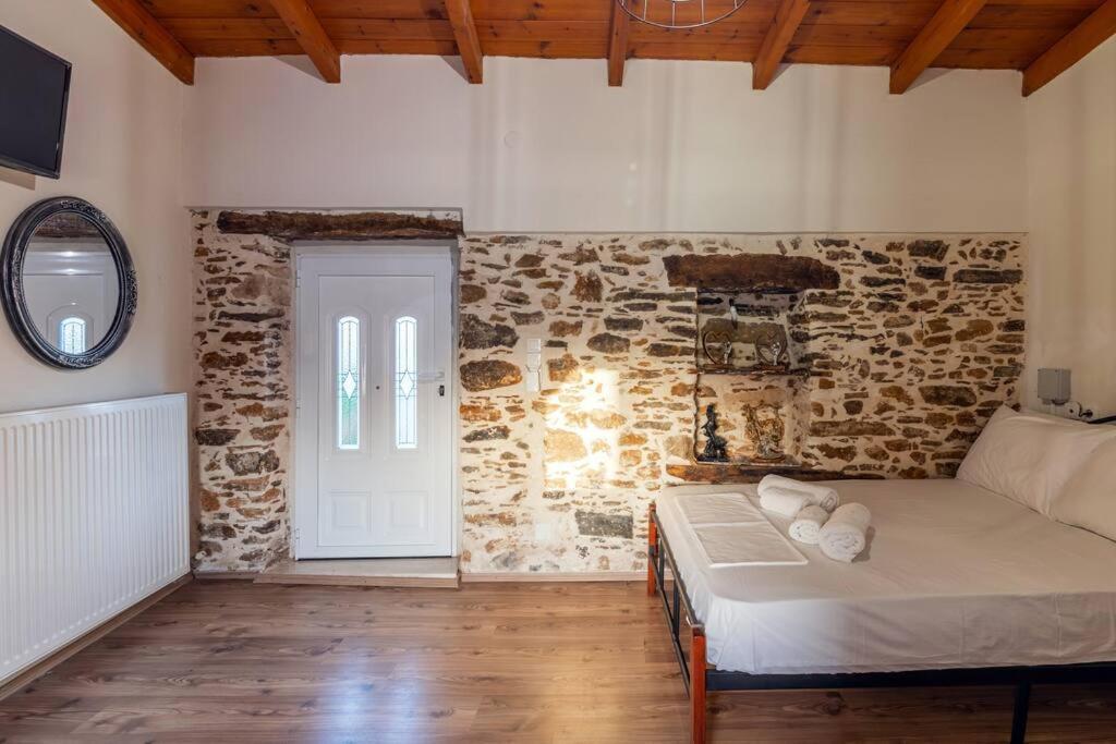 Traditional House With Private Pool Rethymno  Bagian luar foto
