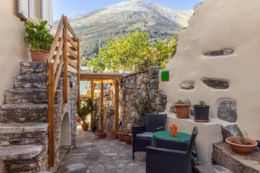 Traditional House With Private Pool Rethymno  Bagian luar foto
