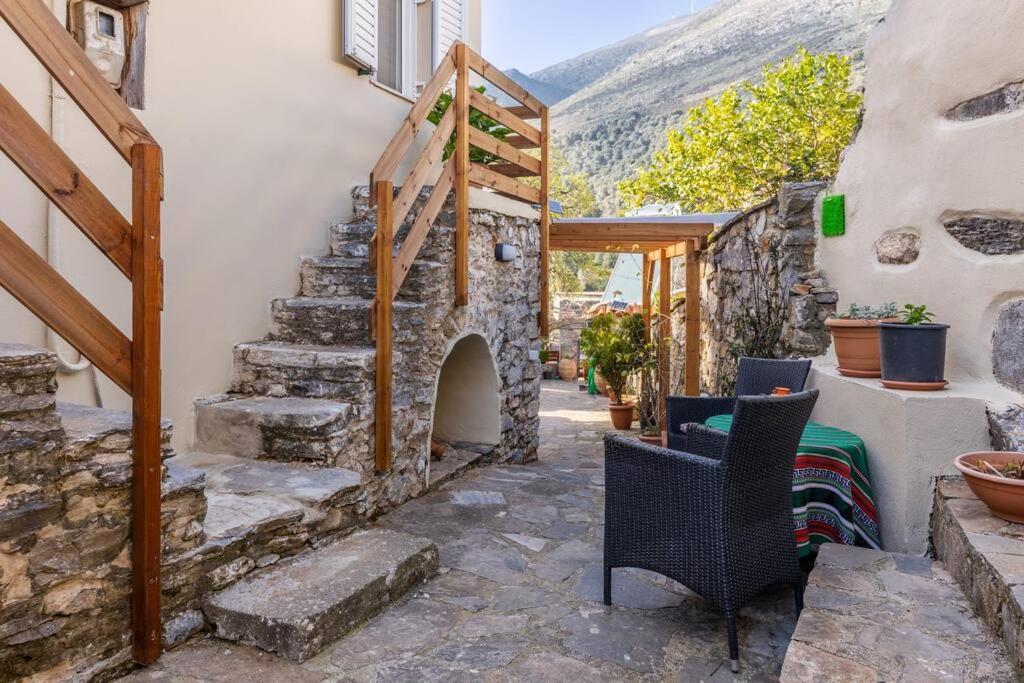 Traditional House With Private Pool Rethymno  Bagian luar foto