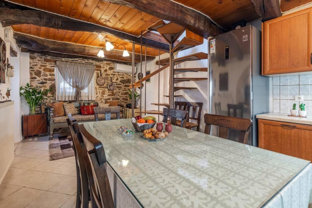 Traditional House With Private Pool Rethymno  Bagian luar foto