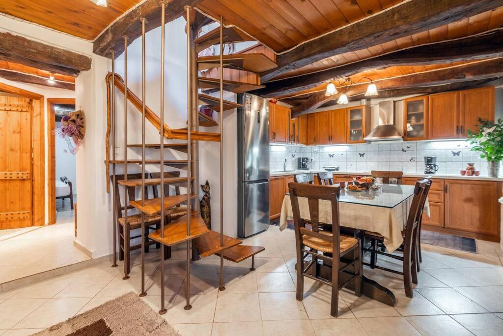 Traditional House With Private Pool Rethymno  Bagian luar foto