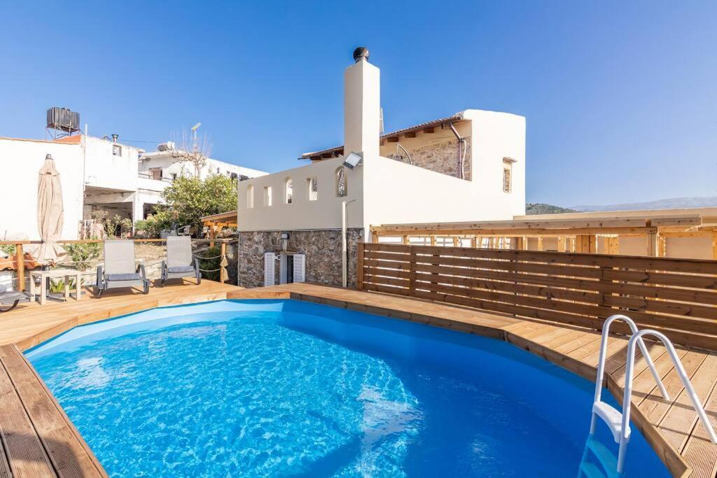 Traditional House With Private Pool Rethymno  Bagian luar foto