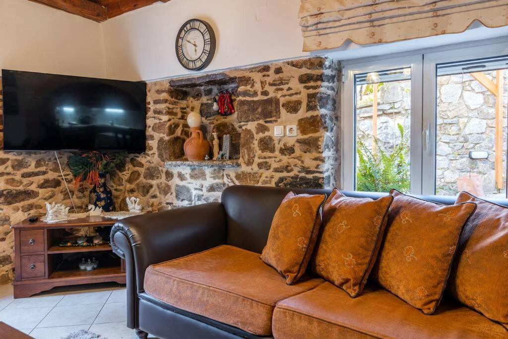 Traditional House With Private Pool Rethymno  Bagian luar foto